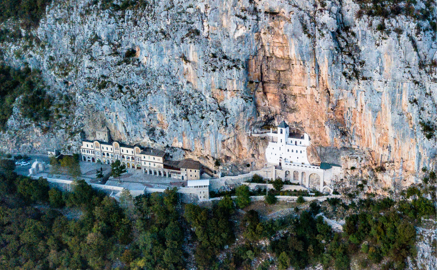 Ostrog Kloster - beliebte Pilgerstätte in Montenegro